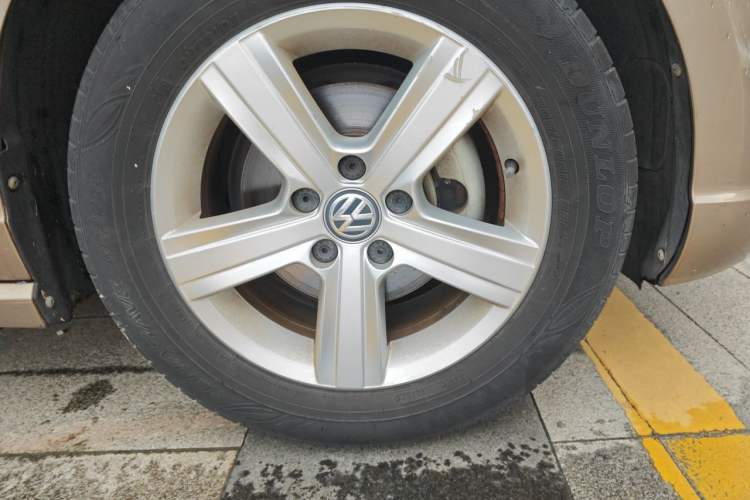 Used Volkswagen Lamando 2017 230TSI DSG Fashion Edition Right Front Wheel Hub