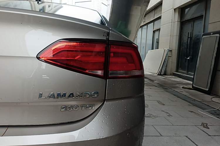 Used Volkswagen Lamando 2017 230TSI DSG Fashion Edition Right Rear Taillight