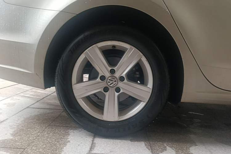 Used Volkswagen Lamando 2017 230TSI DSG Fashion Edition Right Rear Wheel Hub