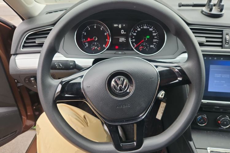 Used Volkswagen Lamando 2017 230TSI DSG Fashion Edition Steering Wheel