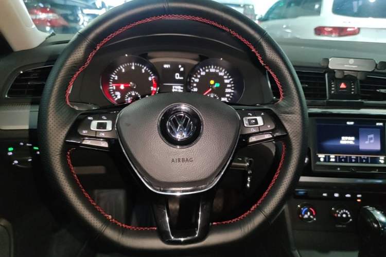 Used Volkswagen Lamando 2017 230TSI DSG Fashion Edition Steering Wheel