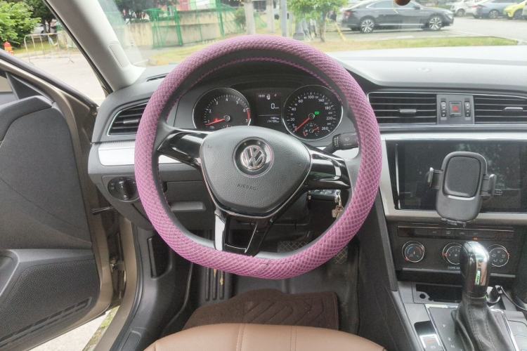 Used Volkswagen Lamando 2017 230TSI DSG Fashion Edition Steering Wheel