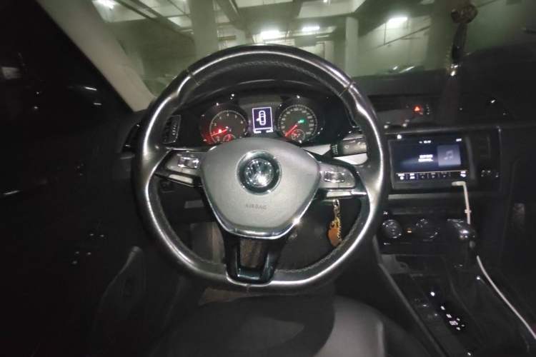 Used Volkswagen Lamando 2017 280TSI DSG Comfort Edition Steering Wheel