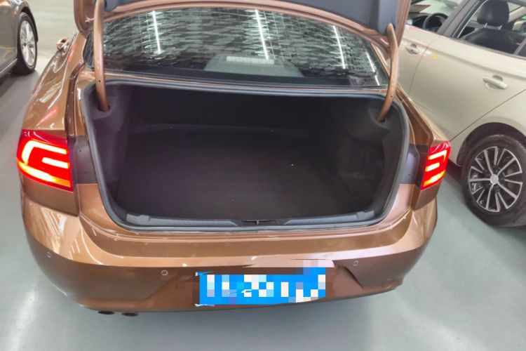 Used Volkswagen Lamando 2017 230TSI DSG Fashion Edition Trunk