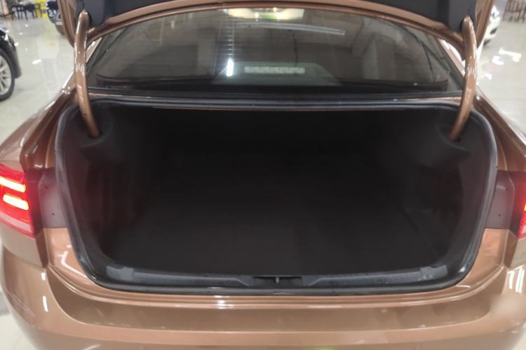Used Volkswagen Lamando 2017 230TSI DSG Fashion Edition Trunk