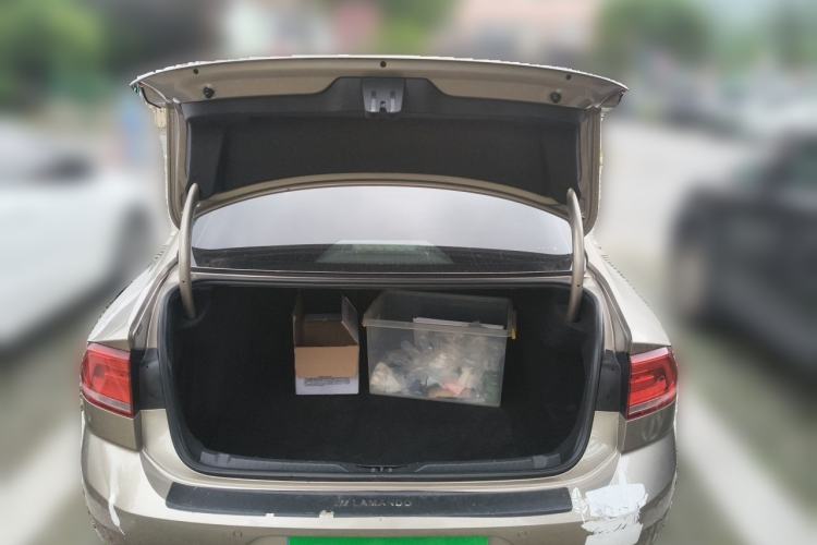 Used Volkswagen Lamando 2017 230TSI DSG Fashion Edition Trunk