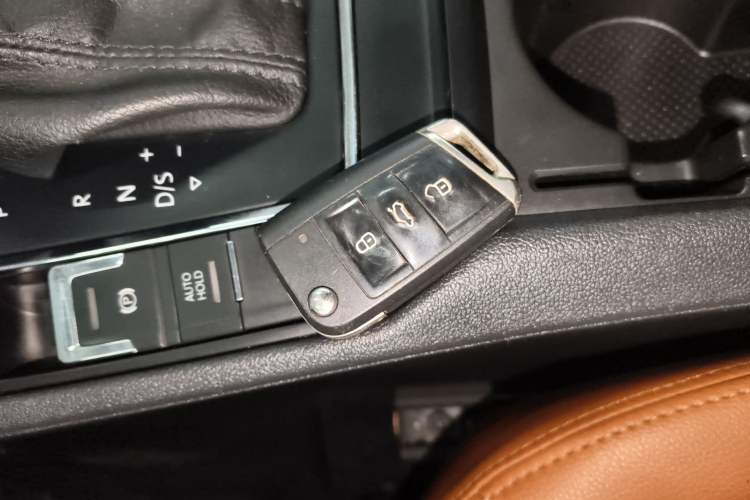 Used Volkswagen Lamando 2017 230TSI DSG Fashion Edition Vehicle Key