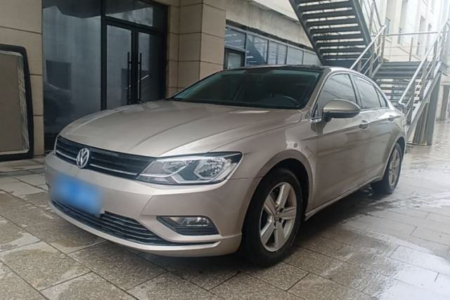 Ojetý Volkswagen Lamando 2017 230TSI DSG Fashion Edition