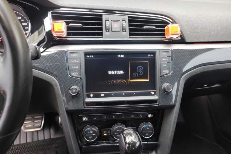 Used Volkswagen Lamando 2017 2.0T GTS Audio And AC Panel