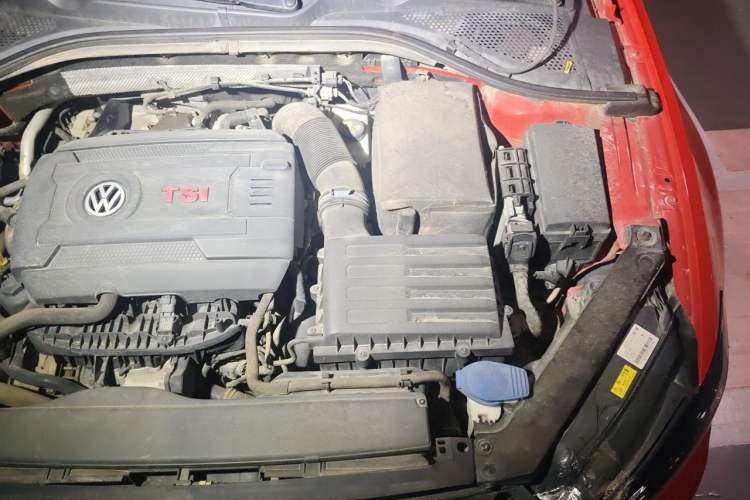 Used Volkswagen Lamando 2017 2.0T GTS Engine Bay Left