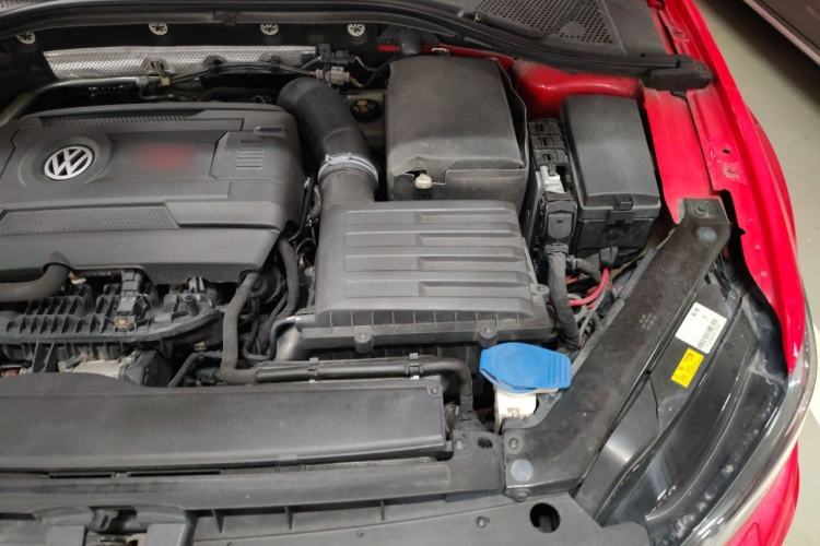 Used Volkswagen Lamando 2017 2.0T GTS Engine Bay Left