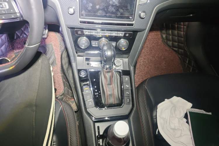 Used Volkswagen Lamando 2017 2.0T GTS Gear Lever