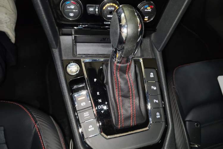 Used Volkswagen Lamando 2017 2.0T GTS Gear Lever