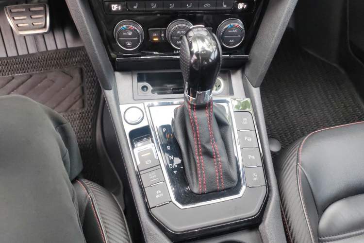Used Volkswagen Lamando 2017 2.0T GTS Gear Lever