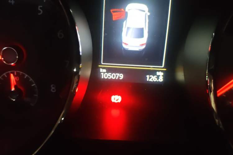 Used Volkswagen Lamando 2017 2.0T GTS Odometer Close Up