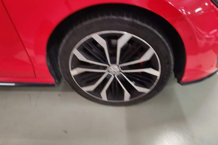 Used Volkswagen Lamando 2017 2.0T GTS Right Front Wheel Hub