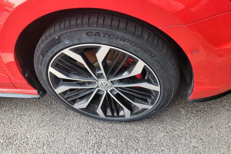Used Volkswagen Lamando 2017 2.0T GTS Right Front Wheel Hub