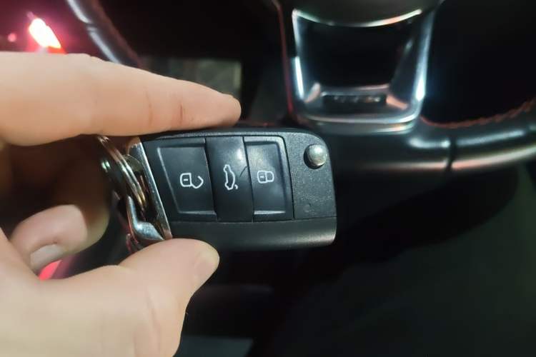 Used Volkswagen Lamando 2017 2.0T GTS Vehicle Key