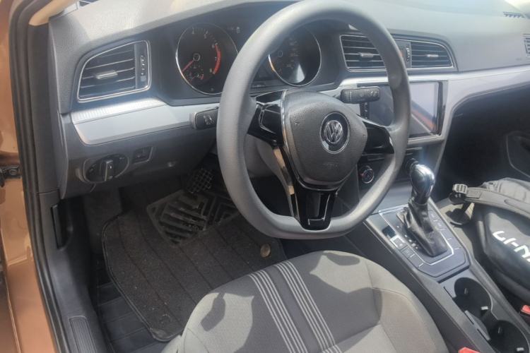 Used Volkswagen Lamando 2017 230TSI DSG Fashion Edition Center Console