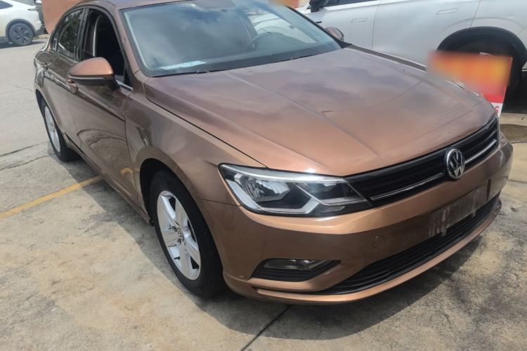 Used Volkswagen Lamando 2017 230TSI DSG Fashion Edition Front Right 45 Deg
