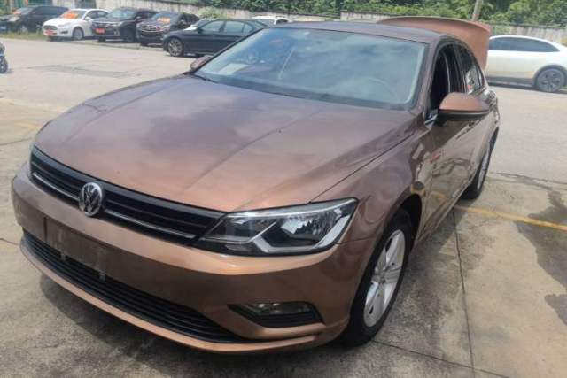 Ojetý Volkswagen Lamando 2017 230TSI DSG Fashion Edition