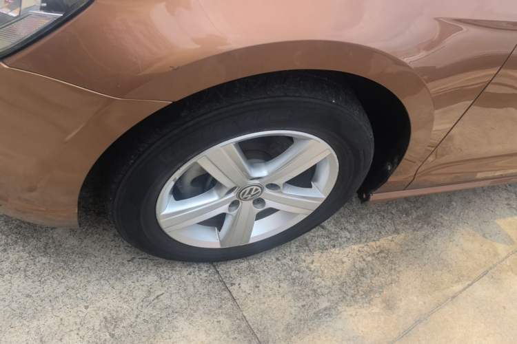 Used Volkswagen Lamando 2017 230TSI DSG Fashion Edition Left Front Wheel Hub