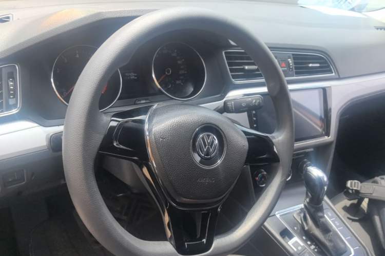 Used Volkswagen Lamando 2017 230TSI DSG Fashion Edition Steering Wheel