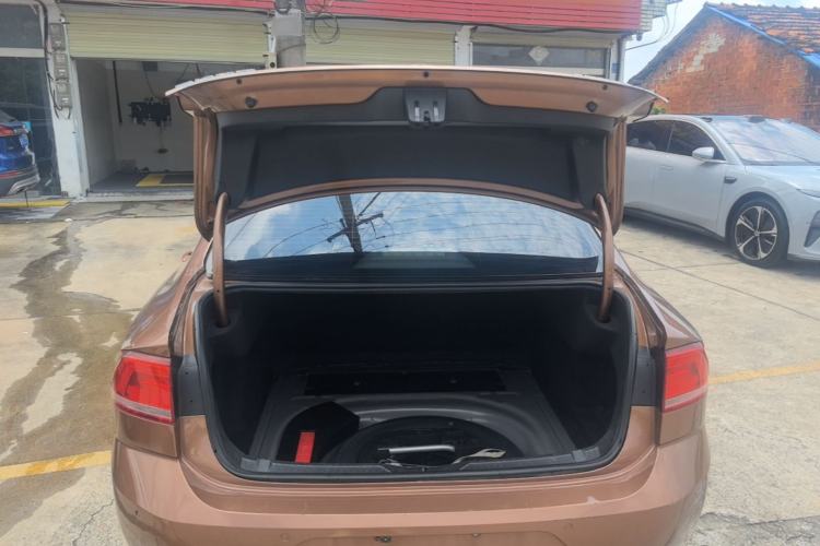 Used Volkswagen Lamando 2017 230TSI DSG Fashion Edition Trunk