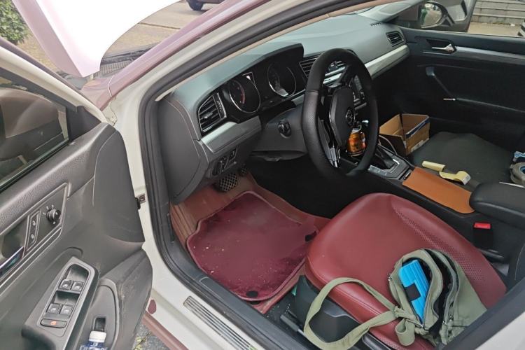 Used Volkswagen Lamando 2017 280TSI DSG Comfort Edition Driver Seat