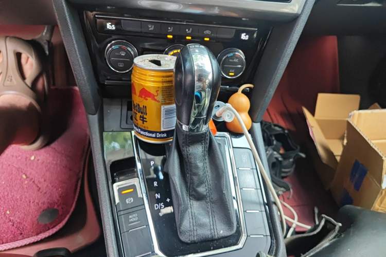 Used Volkswagen Lamando 2017 280TSI DSG Comfort Edition Gear Lever