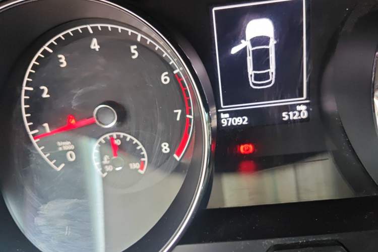 Used Volkswagen Lamando 2017 280TSI DSG Comfort Edition Odometer Close Up