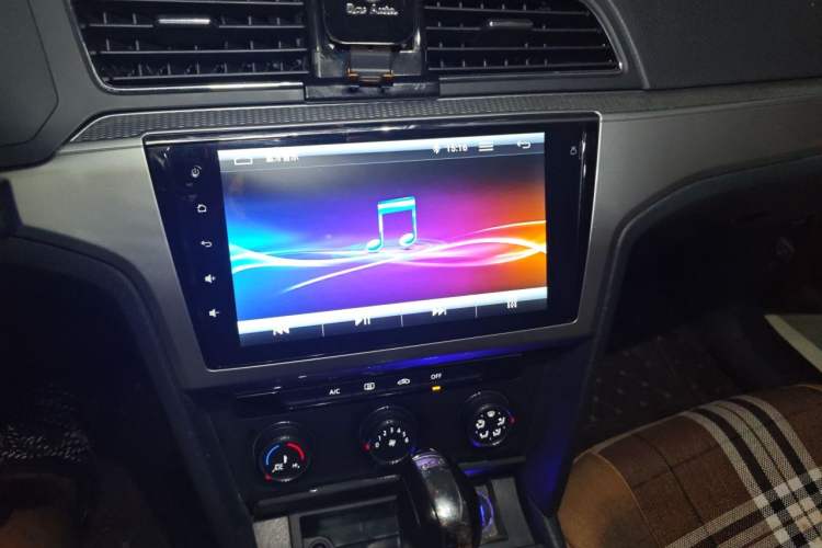 Used Volkswagen Lamando 2017 230TSI DSG Fashion Edition Audio And AC Panel