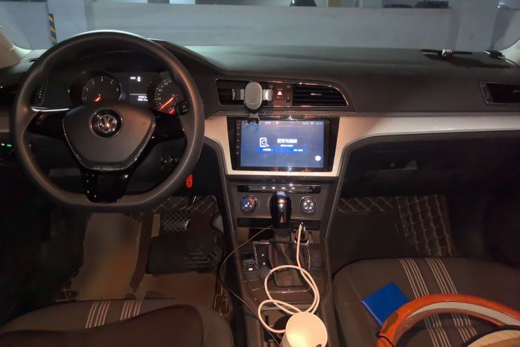 Used Volkswagen Lamando 2017 230TSI DSG Fashion Edition Center Console