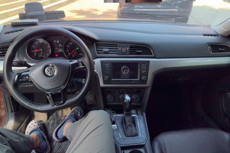 Used Volkswagen Lamando 2017 230TSI DSG Fashion Edition Center Console