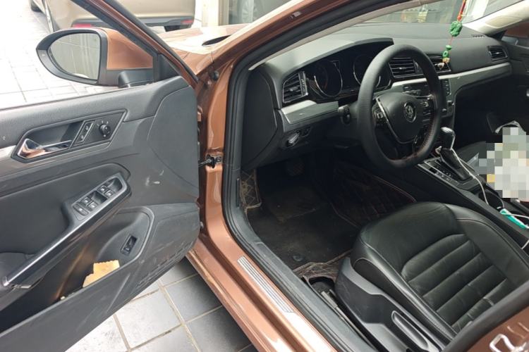 Used Volkswagen Lamando 2017 280TSI DSG Comfort Edition Driver Seat