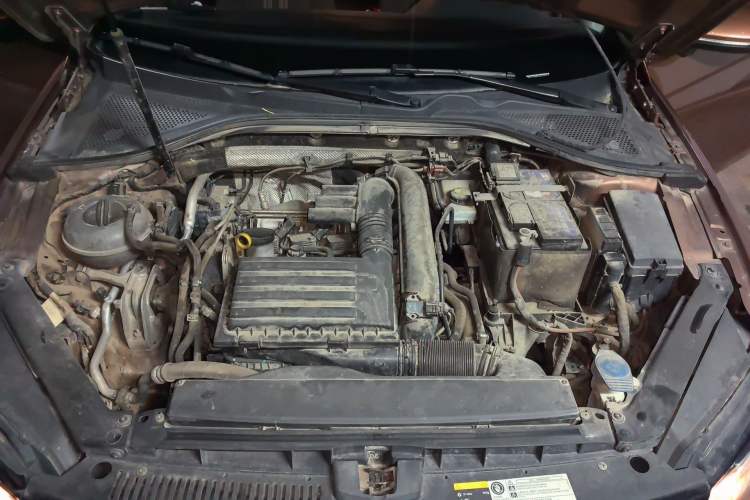 Used Volkswagen Lamando 2017 230TSI DSG Fashion Edition Engine Bay