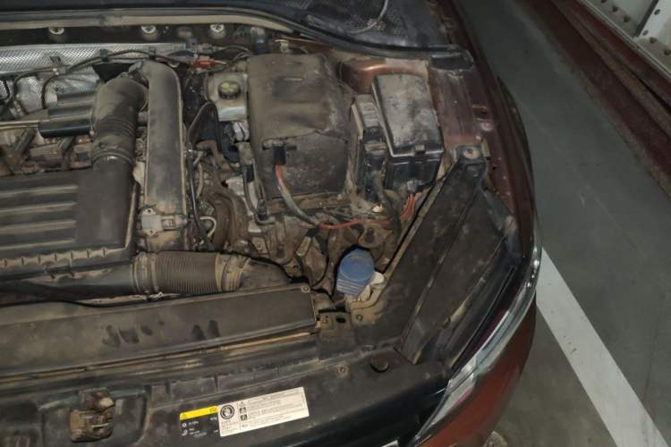 Used Volkswagen Lamando 2017 230TSI DSG Fashion Edition Engine Bay Left