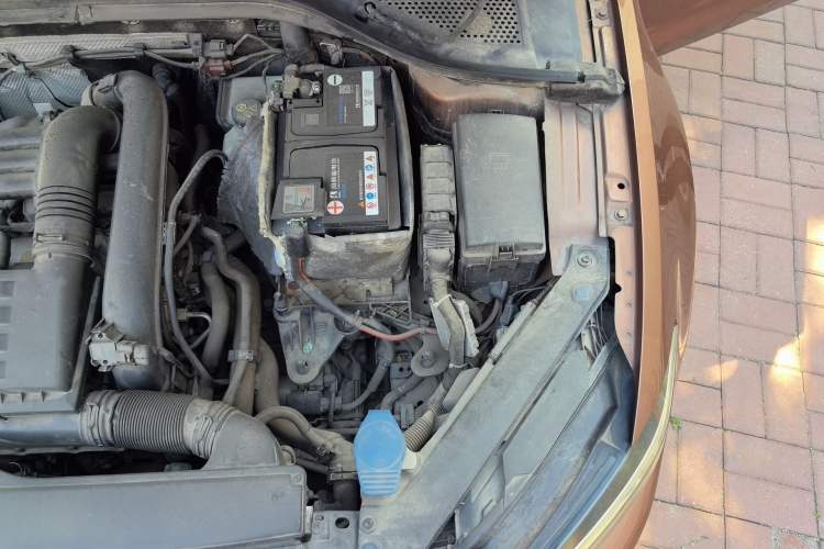 Used Volkswagen Lamando 2017 230TSI DSG Fashion Edition Engine Bay Left