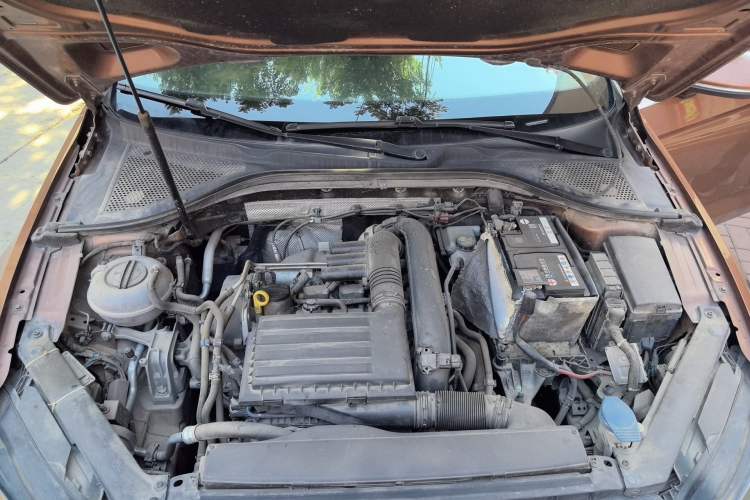 Used Volkswagen Lamando 2017 230TSI DSG Fashion Edition Engine Bay