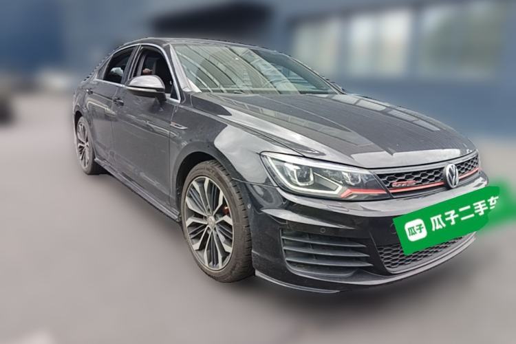 Used Volkswagen Lamando 2017 2.0T GTS Front Right 45 Deg