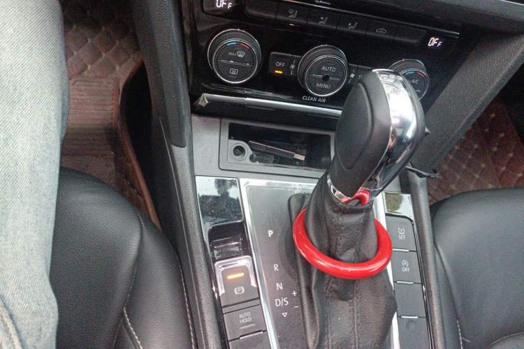 Used Volkswagen Lamando 2017 280TSI DSG Comfort Edition Gear Lever