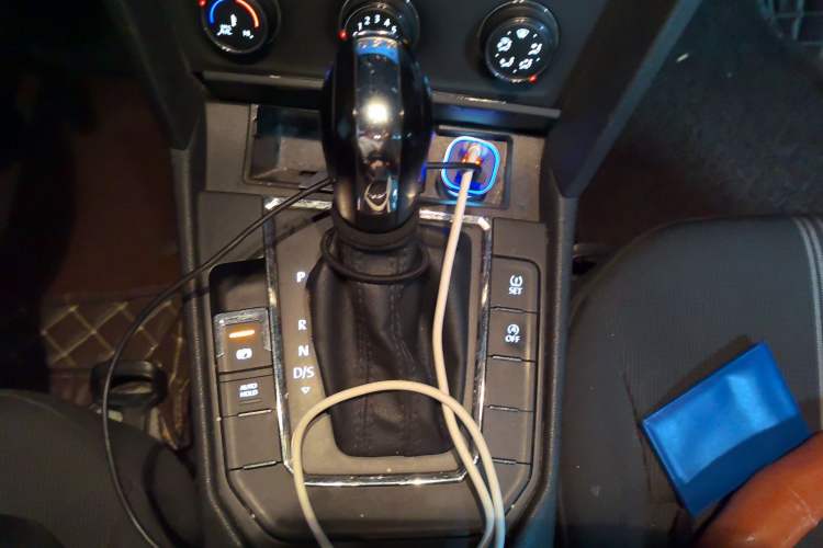 Used Volkswagen Lamando 2017 230TSI DSG Fashion Edition Gear Lever