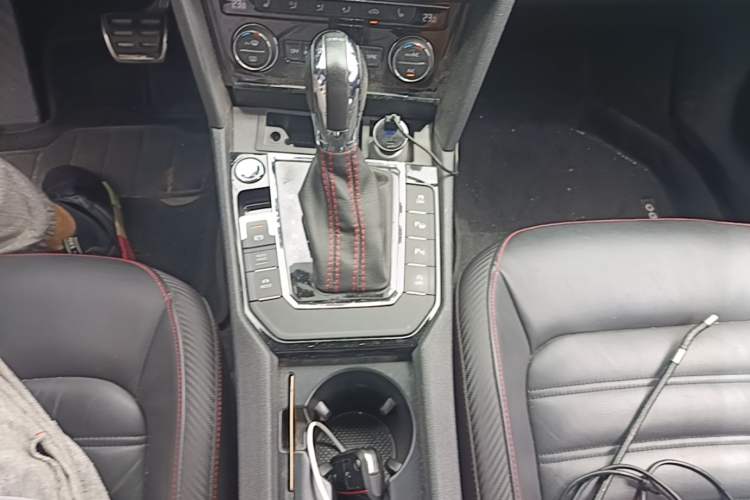 Used Volkswagen Lamando 2017 2.0T GTS Gear Lever
