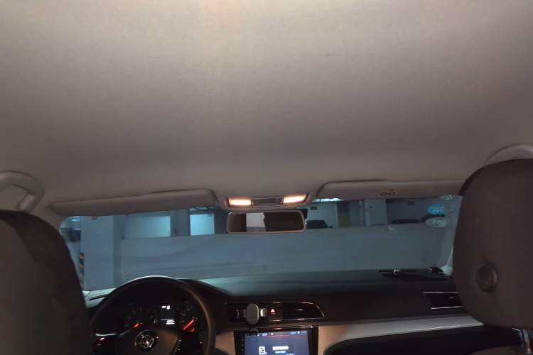 Used Volkswagen Lamando 2017 230TSI DSG Fashion Edition Headliner