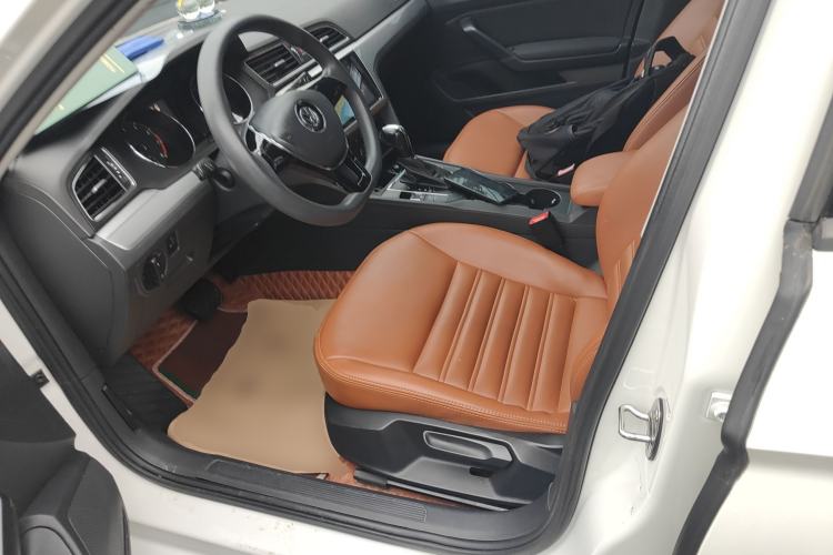 Used Volkswagen Lamando 2017 230TSI DSG Fashion Edition Left Front Seat