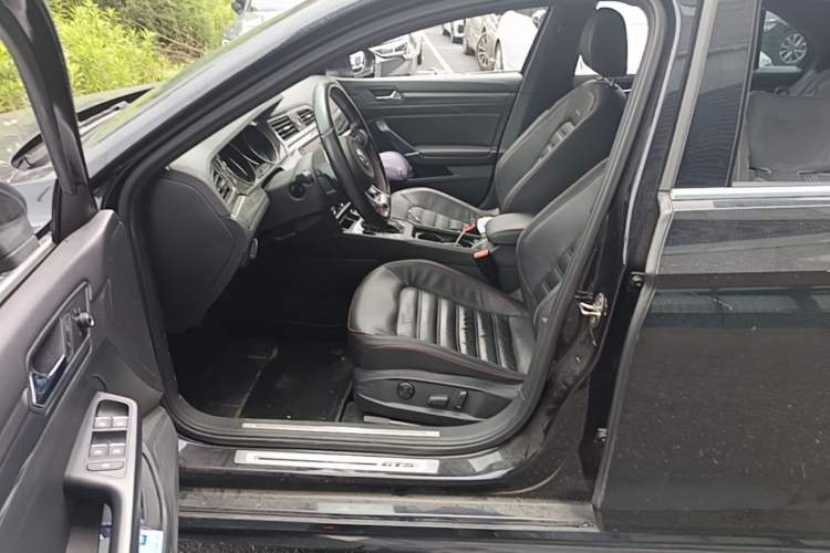 Used Volkswagen Lamando 2017 2.0T GTS Left Front Seat