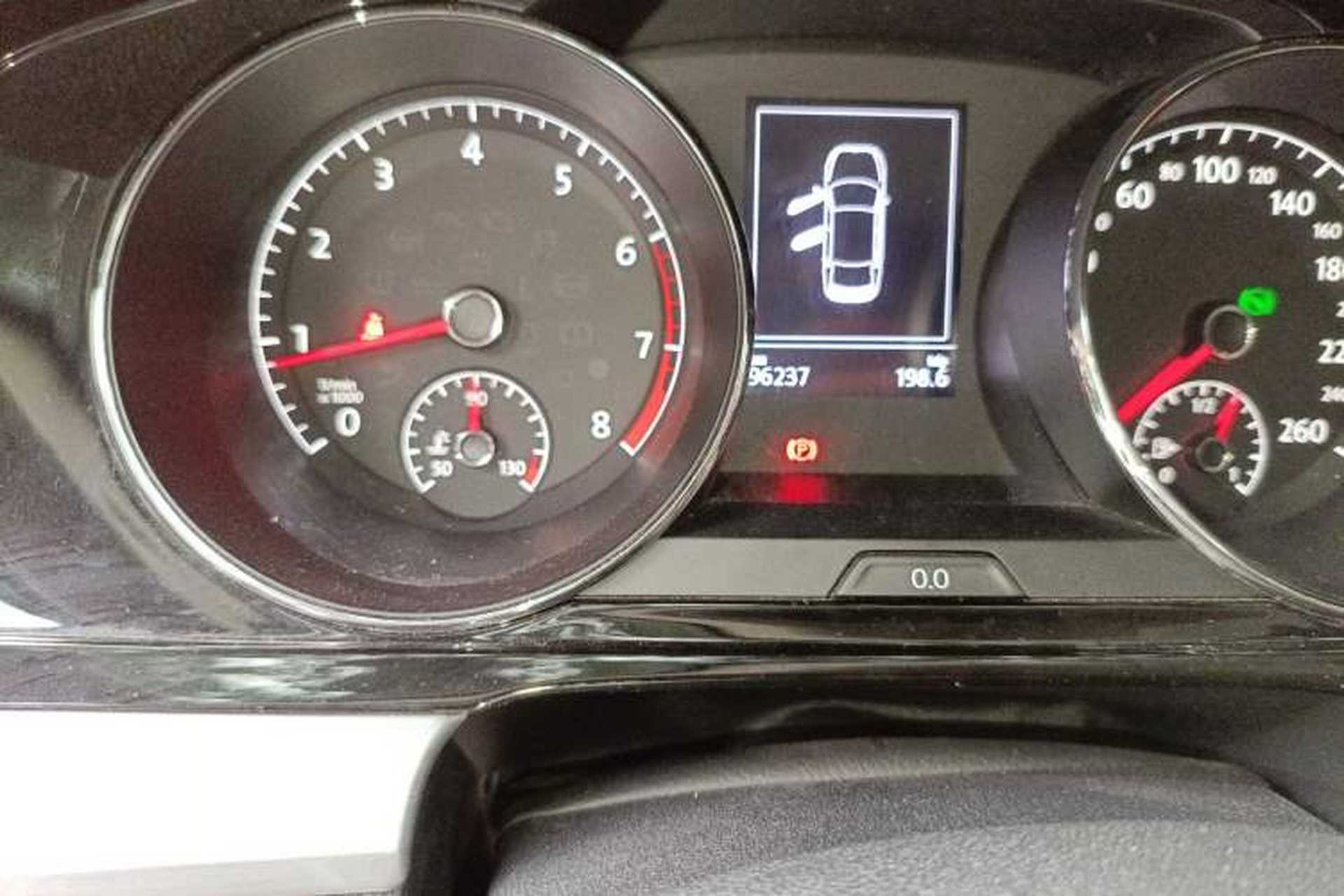 Used Volkswagen Lamando 2017 280TSI DSG Comfort Edition Odometer Close Up