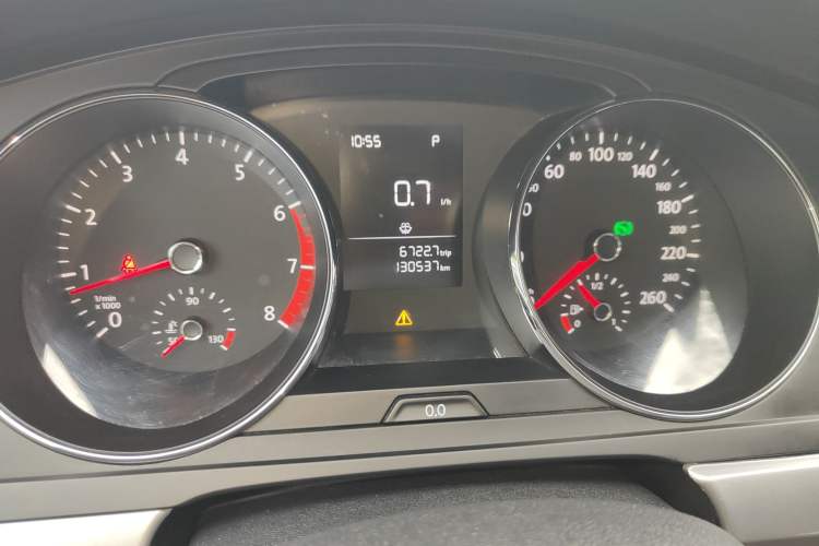 Used Volkswagen Lamando 2017 230TSI DSG Fashion Edition Odometer Close Up