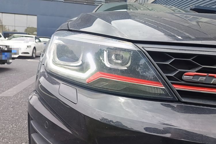Used Volkswagen Lamando 2017 2.0T GTS Right Front Headlight