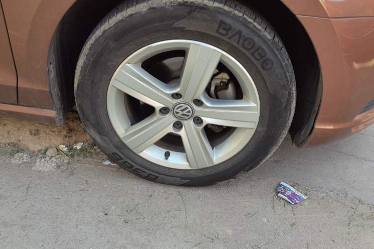 Used Volkswagen Lamando 2017 230TSI DSG Fashion Edition Right Front Wheel Hub